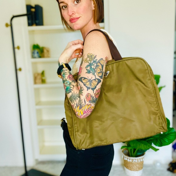 Like this listing to be notified when I go live! - Picture 2 of 3